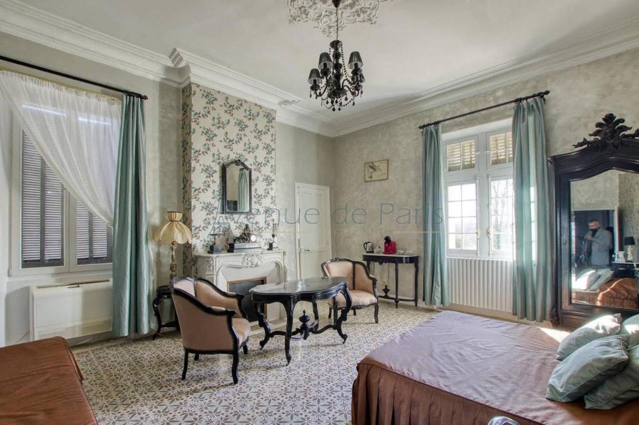 Le Mogador Chateau Du Martinet Violès Екстериор снимка