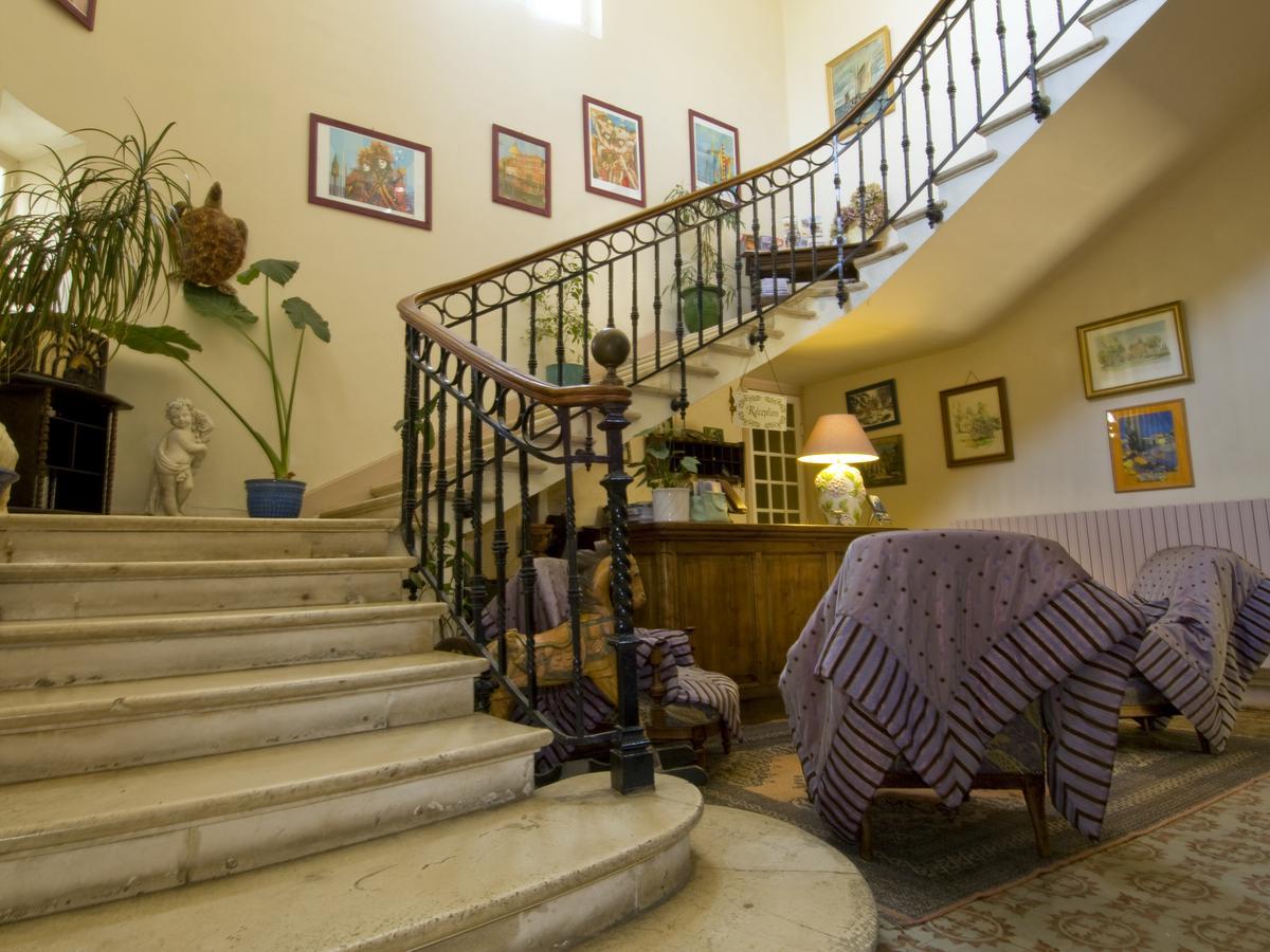 Le Mogador Chateau Du Martinet Violès Екстериор снимка